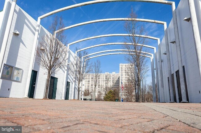 Building Photo - 4600 Duke St