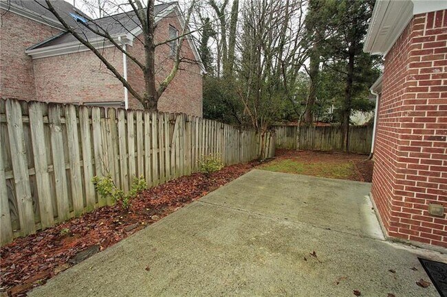 Building Photo - 1360 Eastgate Ct