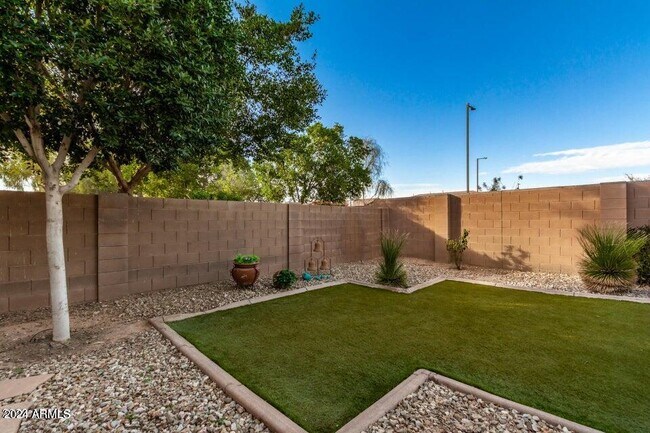 Building Photo - 16192 W Cocopah St