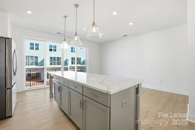 Building Photo - 3224 Drift St