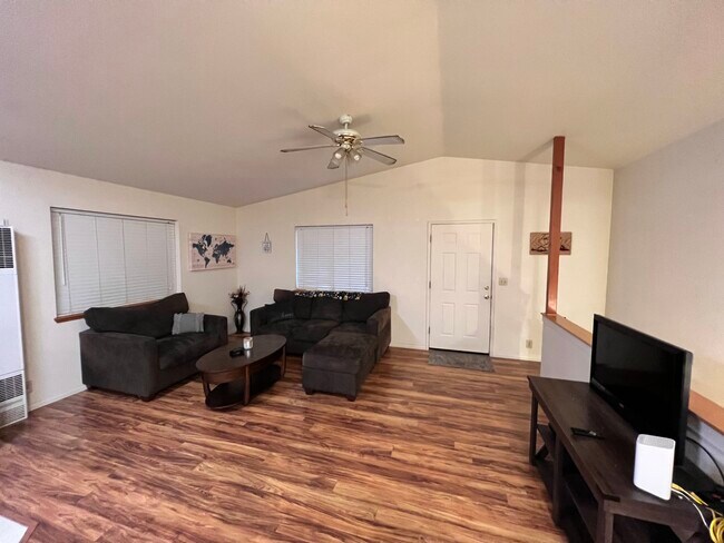 Building Photo - 21896 Fallview Dr