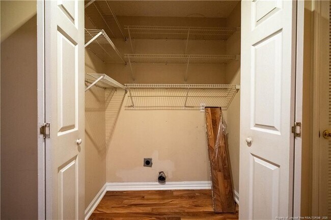 Building Photo - 352 Bubble Creek Ct