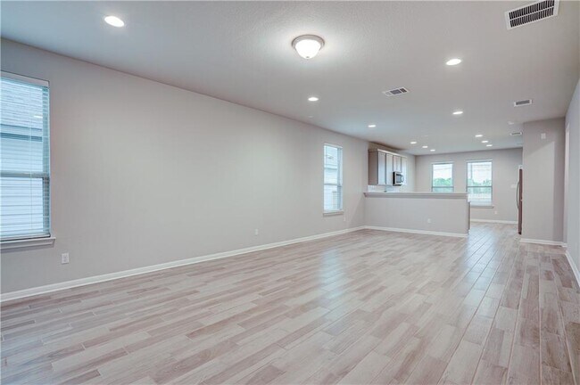 Building Photo - 309 Unforgiven Ln