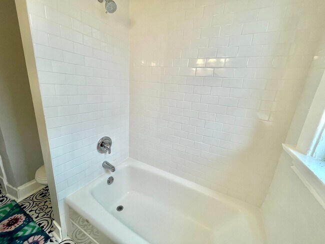 Building Photo - 2317 Klemm St