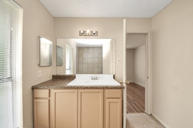 Building Photo - 7503 Roaring Springs Dr