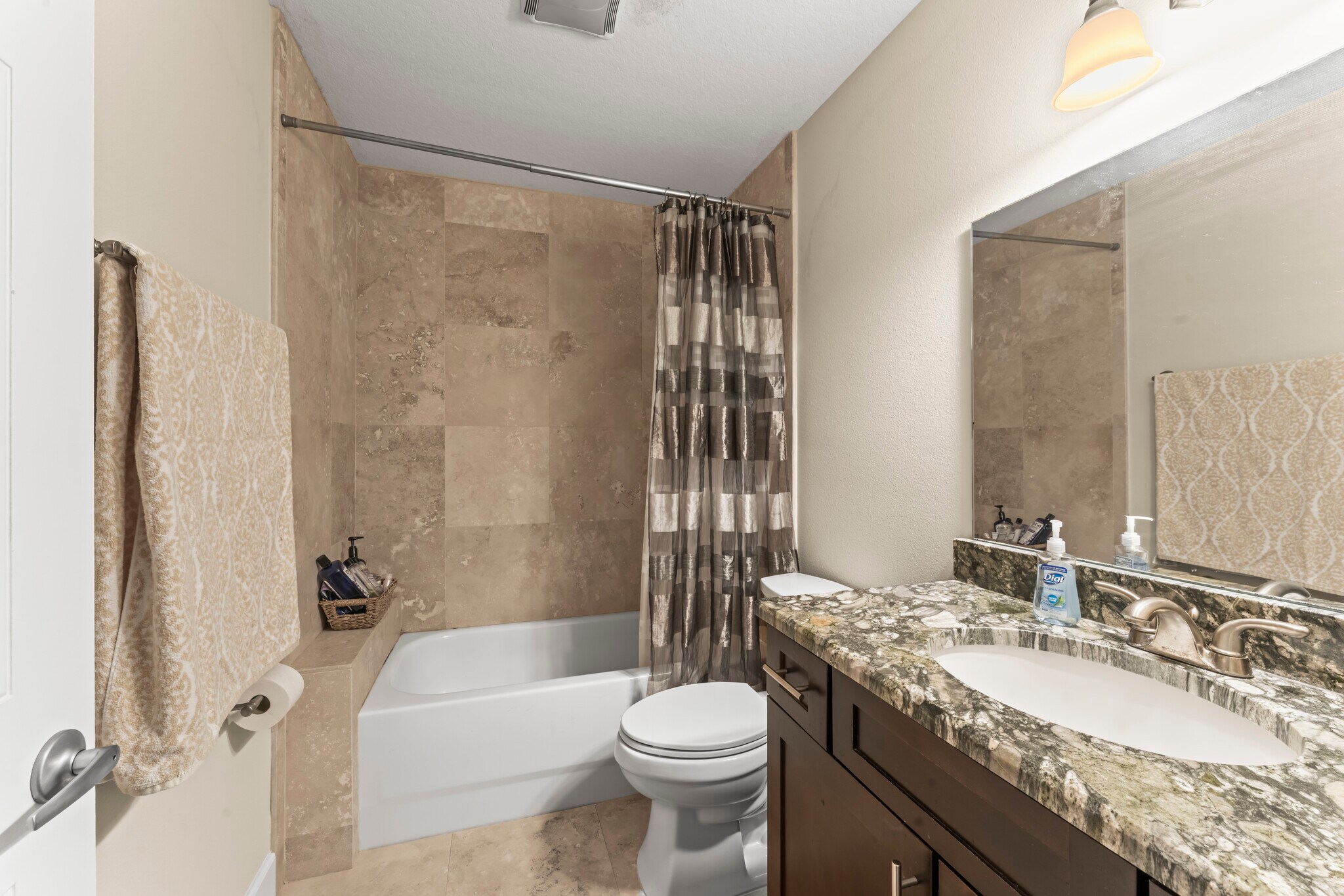 2nd bathroom 3rd floor - 113 S Newport Ave