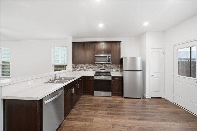 Building Photo - 16306 Fontana Ct