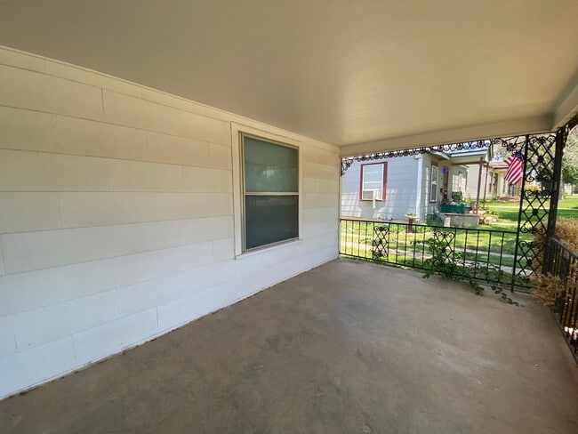 Building Photo - 244 La Salle Dr