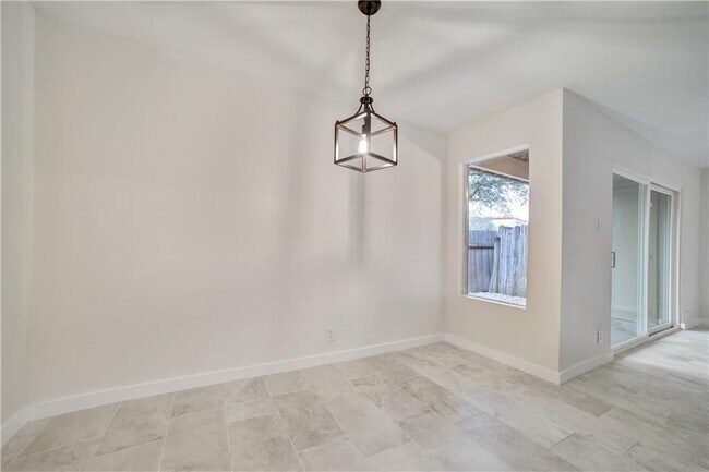 Building Photo - 2600 Penny Ln