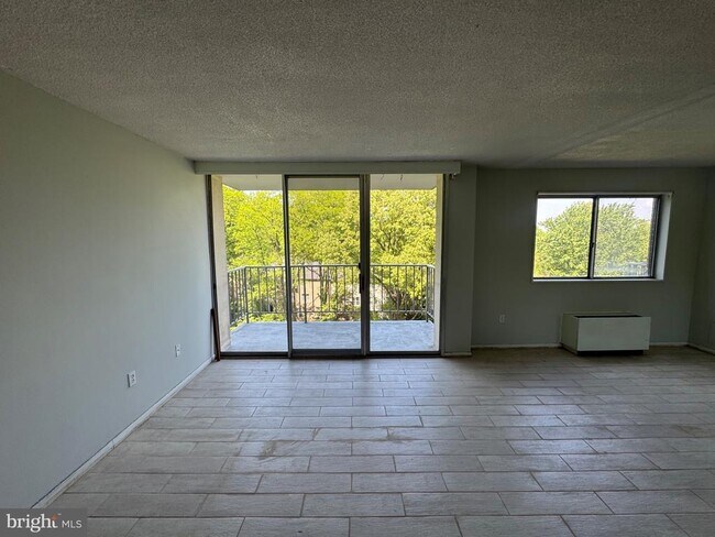 Building Photo - 2059 Huntington Ave