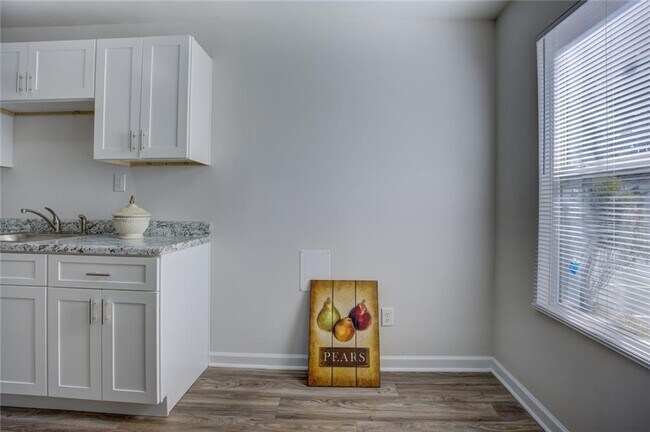 Building Photo - 2340 Beaver Ruin Rd