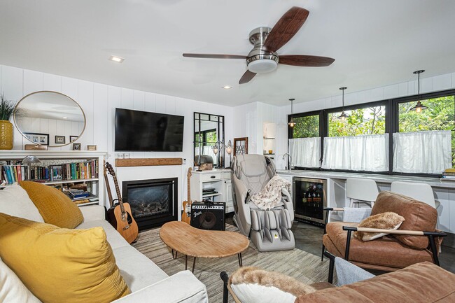 Building Photo - Coronado Beach House