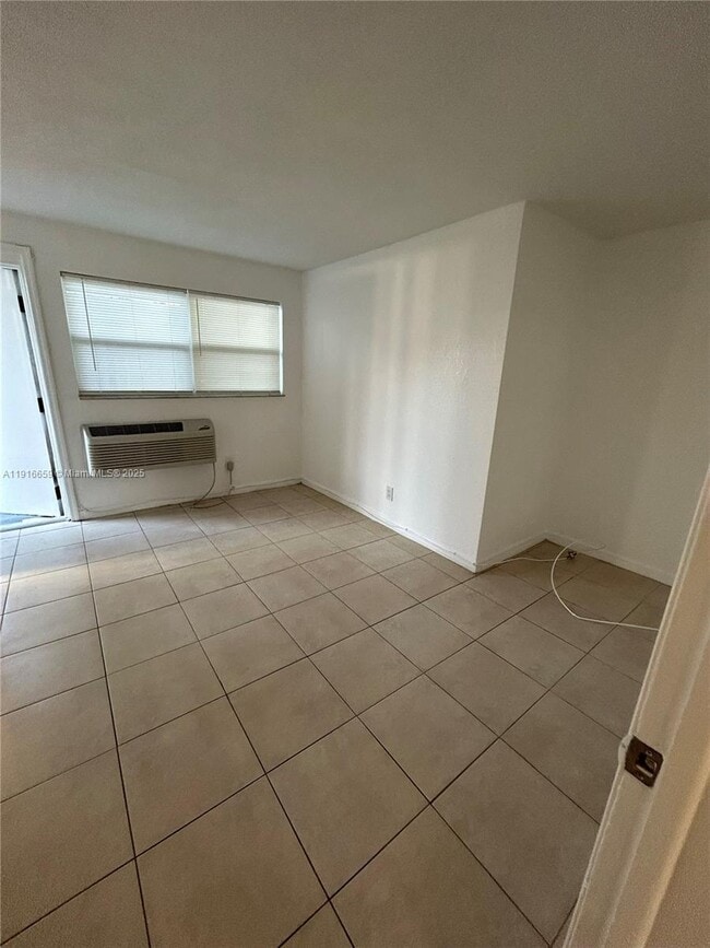 Building Photo - 1126 SW 15th Terrace