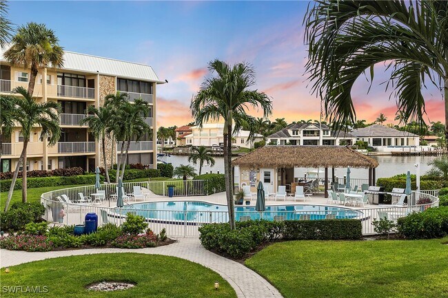 Building Photo - 3000 Gulf Shore Blvd N