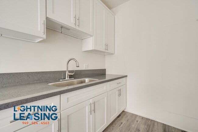Building Photo - 5231 Monte Vista St
