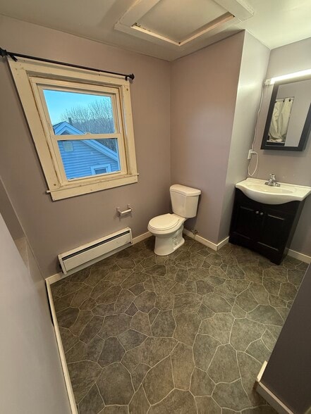 Building Photo - 15 Railroad Pl