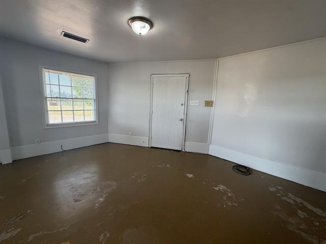 Building Photo - 2200 Country Club Rd