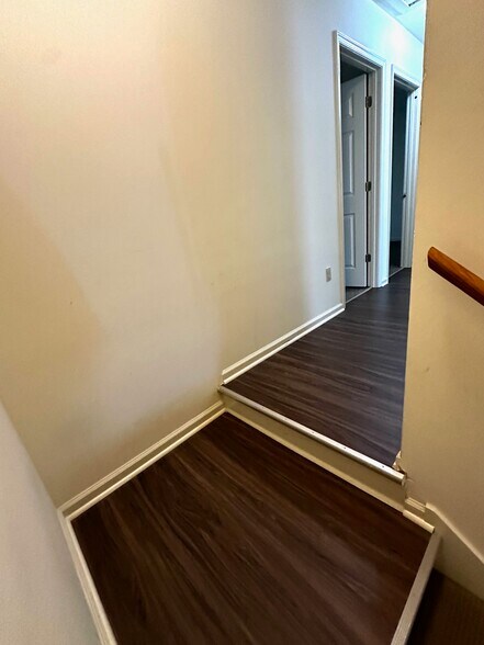 Building Photo - 1409 Varsity Ln