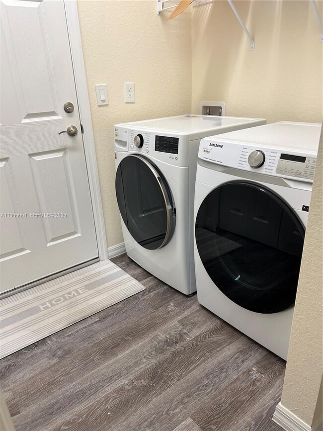 Building Photo - 9003 Largo Cir