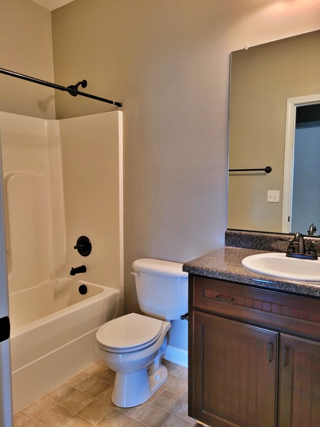 Building Photo - 853 Tyler Woods Dr