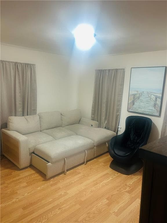 Building Photo - 858 Lower River Rd