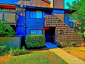 Building Photo - 1190 S Winery Ave