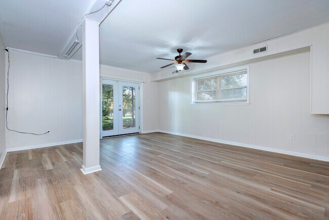 Building Photo - 5760 Saundersville Rd