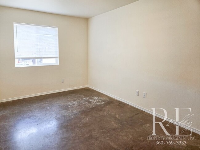 Building Photo - Port Angeles Coastal Living