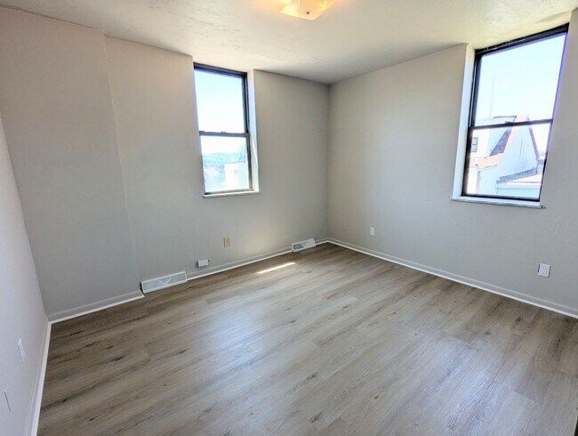 Building Photo - 3227 Hardie Wy