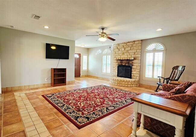 Building Photo - 5075 FM 5