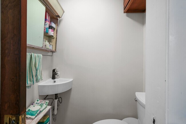 Building Photo - 26 Melanie Cir