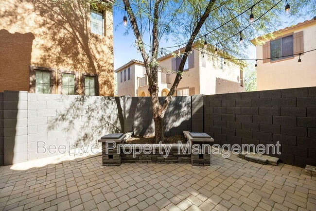 Building Photo - 2314 W Jake Haven