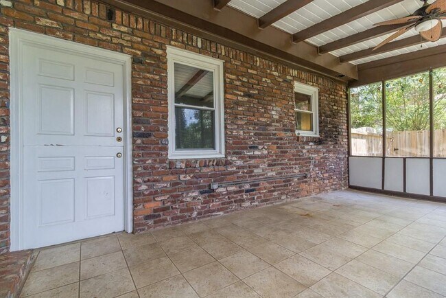 Building Photo - 2118 Allaire Ln NE