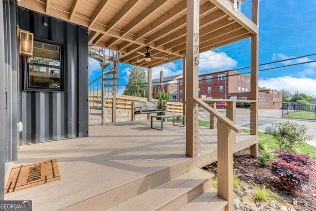 Building Photo - 775 Bradford St NW