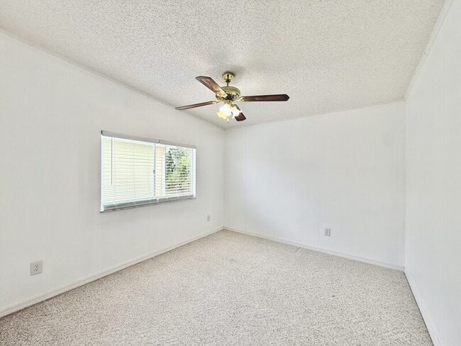 Building Photo - 43 Sargent St