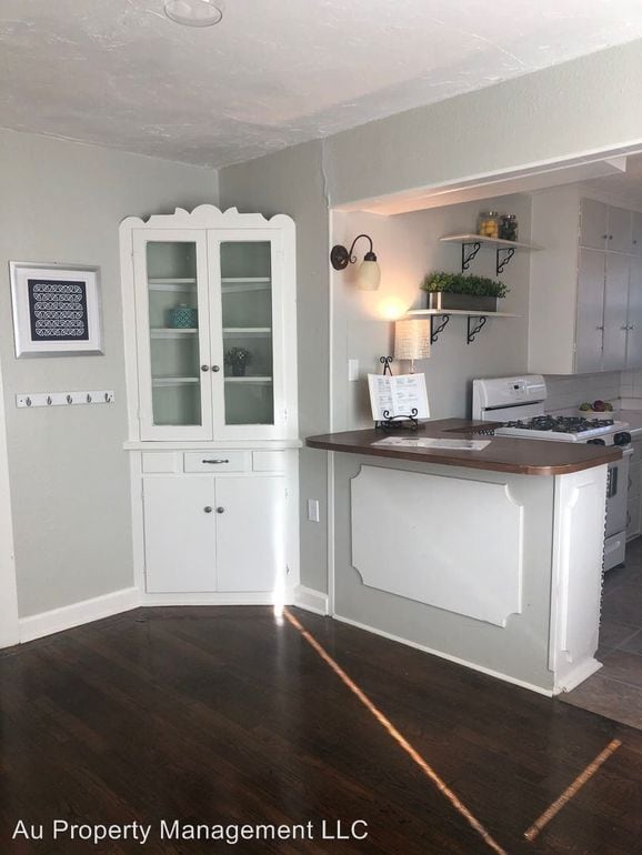 Building Photo - 3407 S Jackson St