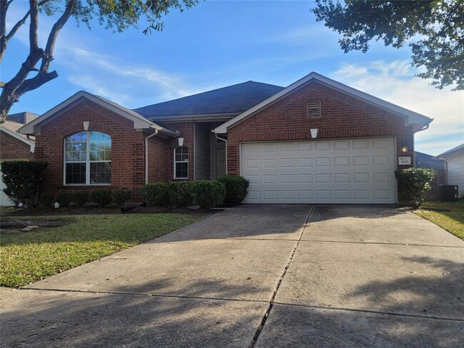 Primary Photo - 3611 Elmwood Dale Dr