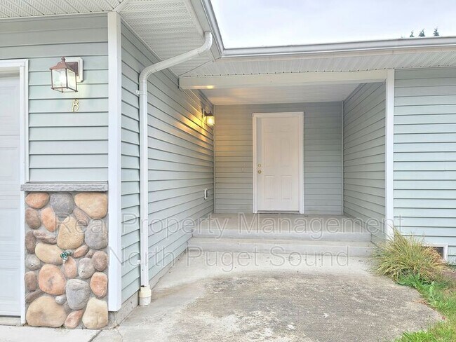 Building Photo - 5953 Grove St