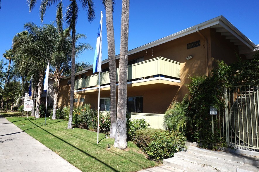 Primary Photo - 20353 Saticoy St