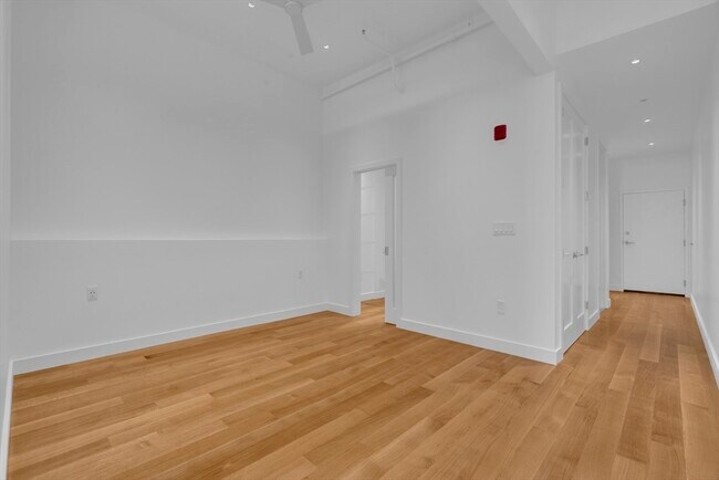 Building Photo - 70-72-72 Northampton St