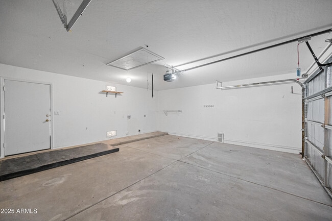 Building Photo - 125 N 22nd Pl