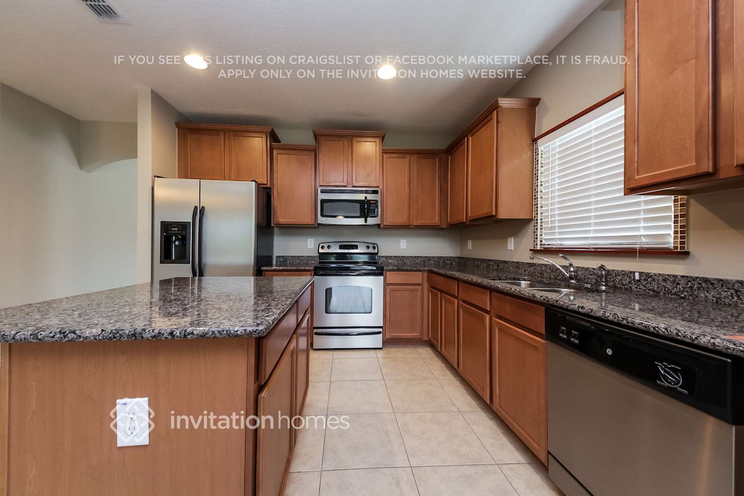Building Photo - 1530 Corbett Ln