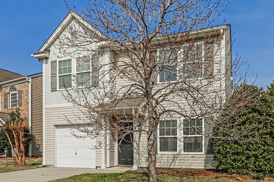 Building Photo - 4828 Abercromby St