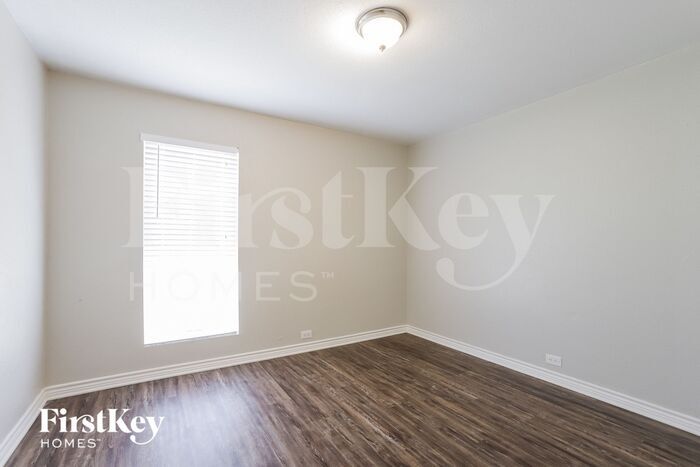 Building Photo - 8747 Summit Pines Dr