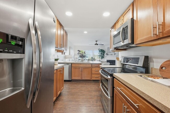 Building Photo - 5516 Baneberry Ave