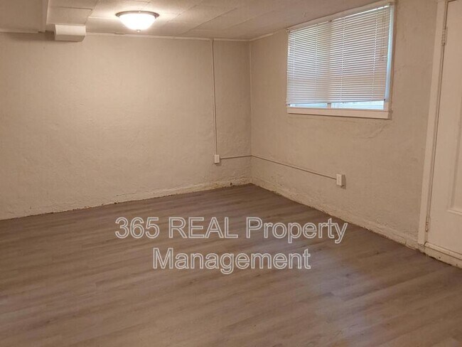 Building Photo - 1512 11th Ave