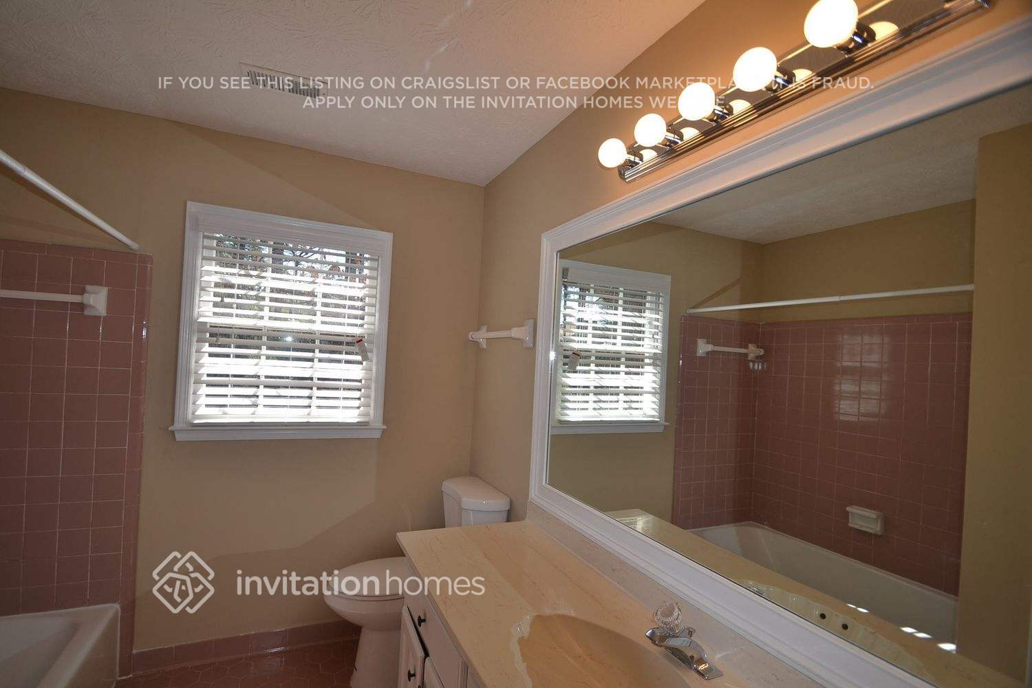 Building Photo - 2350 Ciji Cir