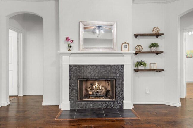 Building Photo - 3700 Linden Ave