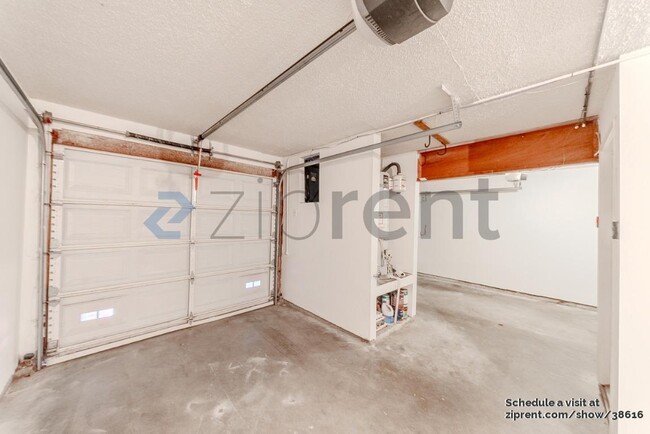 Building Photo - 1312 Alessandro Dr