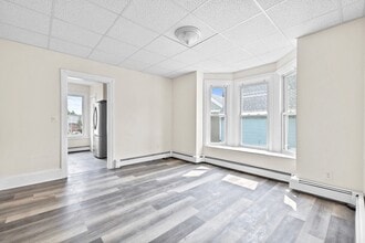 Building Photo - 7 Grove St